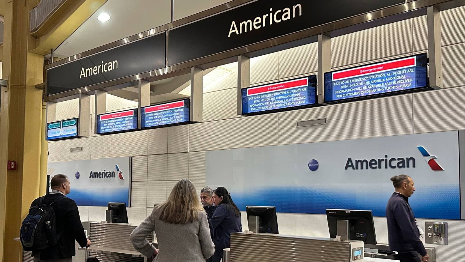 تحطم طائرة تحمل 64 راكبا بعد اصطدامها بمروحية عسكرية في واشنطن