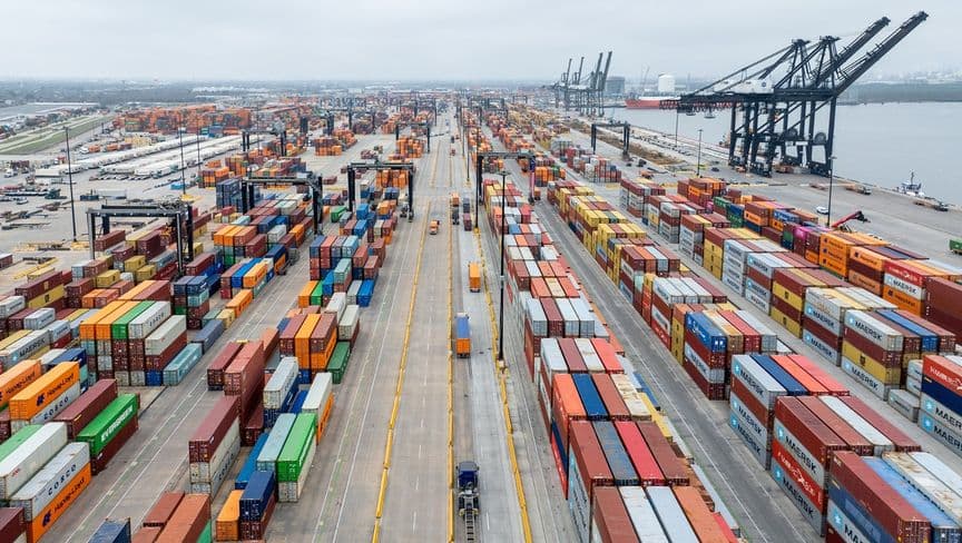 أسواق السندات تشهد تدفقا للمقترضين قبل فرض ترمب للرسوم الجمركية