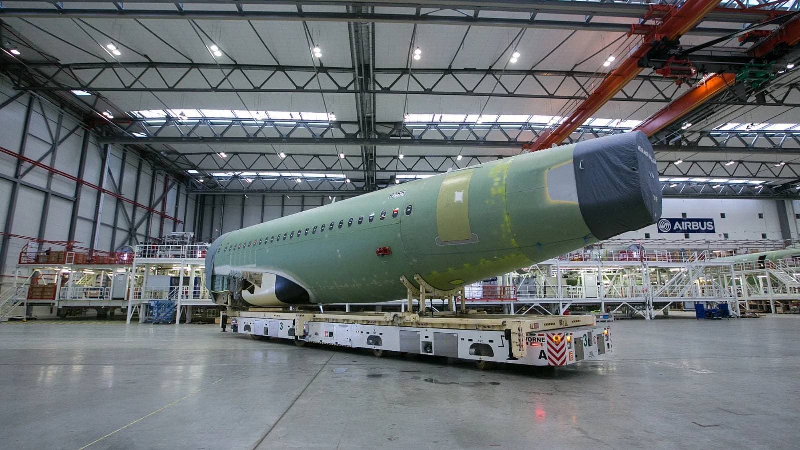 تسليمات "إيرباص" الأوروبية تتحسن في فبراير رغم تحديات الموردين