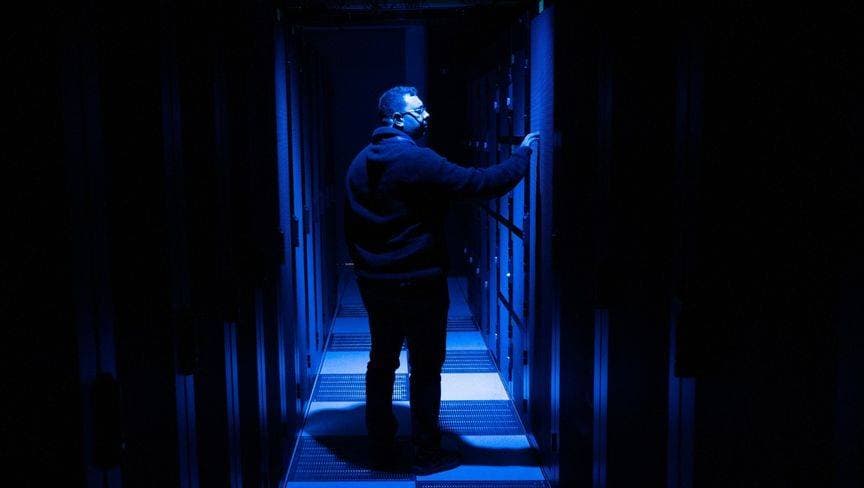 الذكاء الاصطناعي يزيد الإقبال على الوقود التقليدي