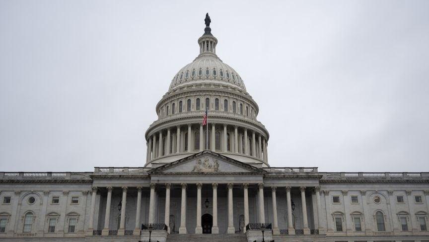 خطة ترمب لخفض الضرائب ورفع سقف الدين تتقدم وسط اضطرابات الرسوم