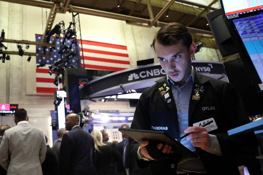 موديز يهبط بالأسهم الأمريكية وسط مخاوف تصاعد العجز والدين العام