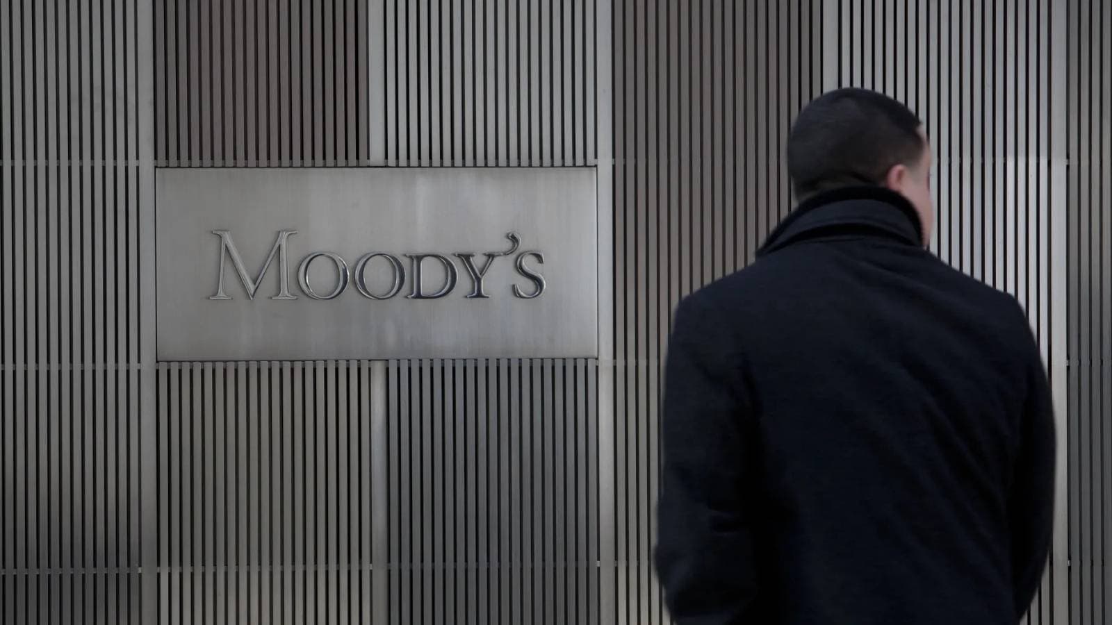 بعد تخفيض تصنيف أمريكا .. ماذا تعرف عن وكالات التصنيف الائتماني ؟