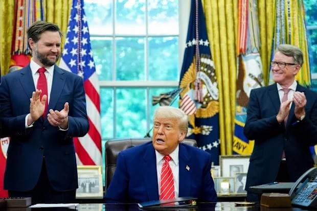 المستثمرون يراهنون على الأمل رغم "رمزية" صفقة ترمب التجارية مع بريطانيا