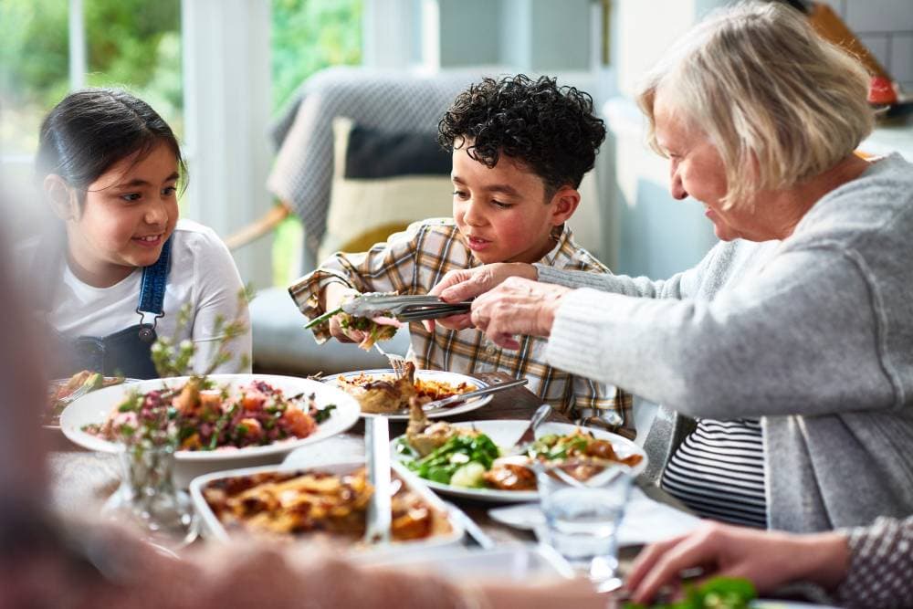 رواد المطاعم الأمريكية يلجأون إلى بدائل أرخص في مواجهة تقلبات الأسعار