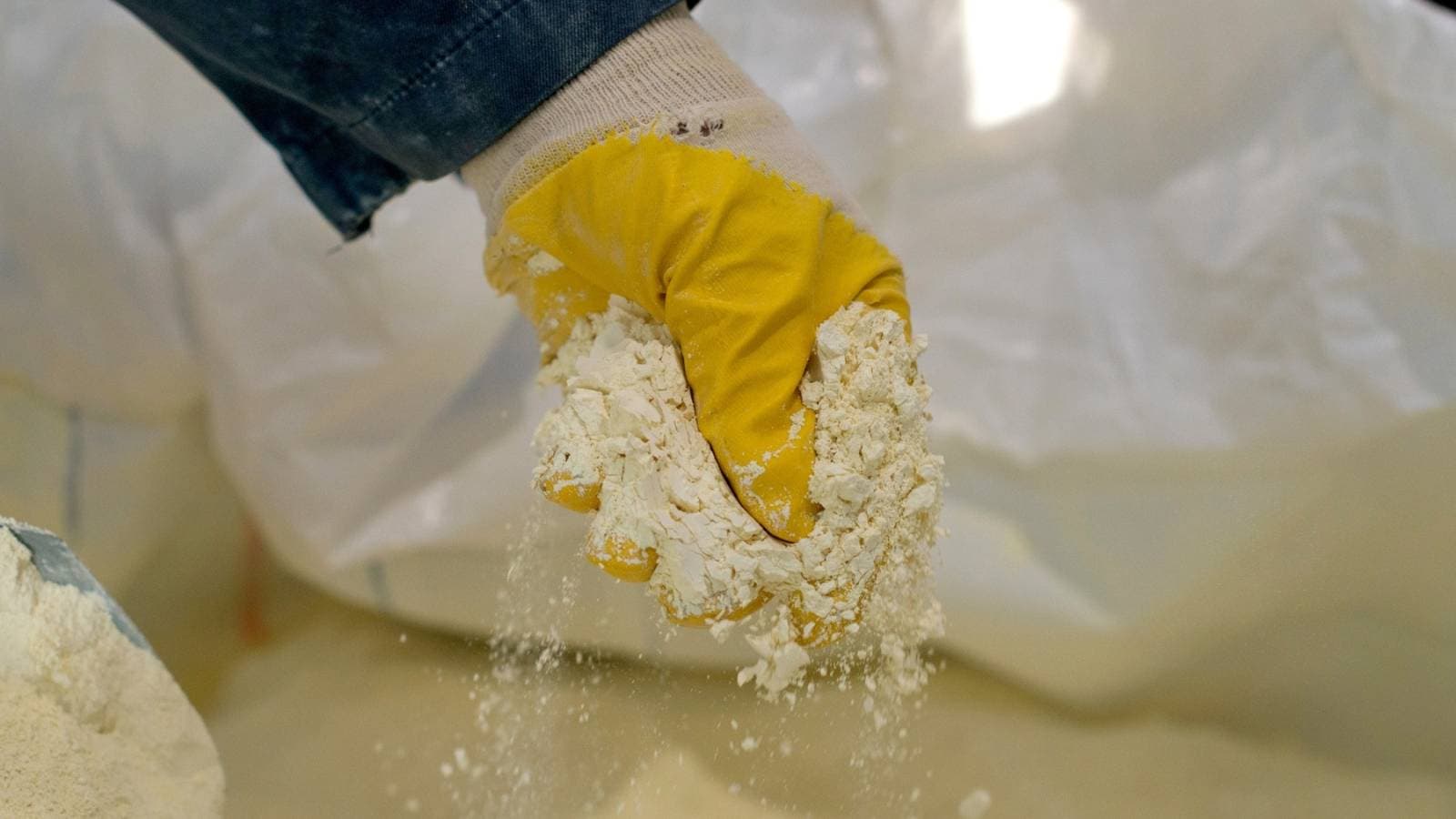 الصين تتهم دولا أجنبية بسرقة معادن نادرة مستخدمة كورقة تفاوض مع أمريكا