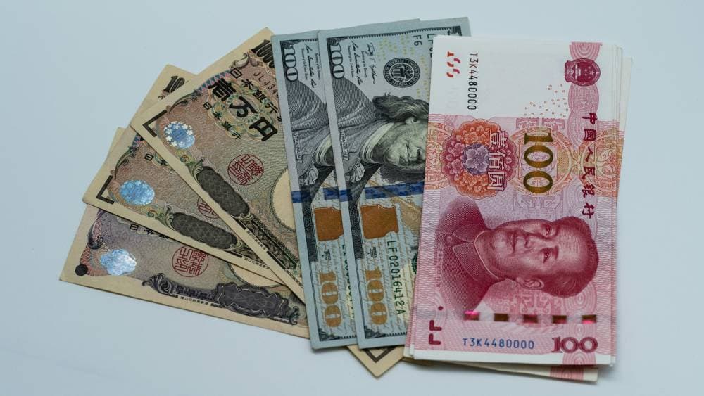 نجم اليوان الصيني يواصل الصعود رغم استمرار هيمنة الدولار