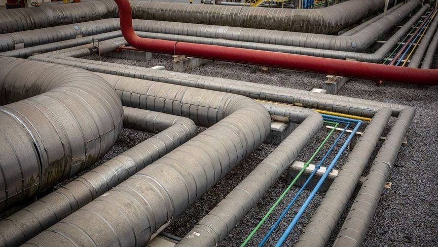 بلومبرغ: "بلاك روك" تدرس بيع حصتها بخطوط أنابيب غاز "أرامكو"