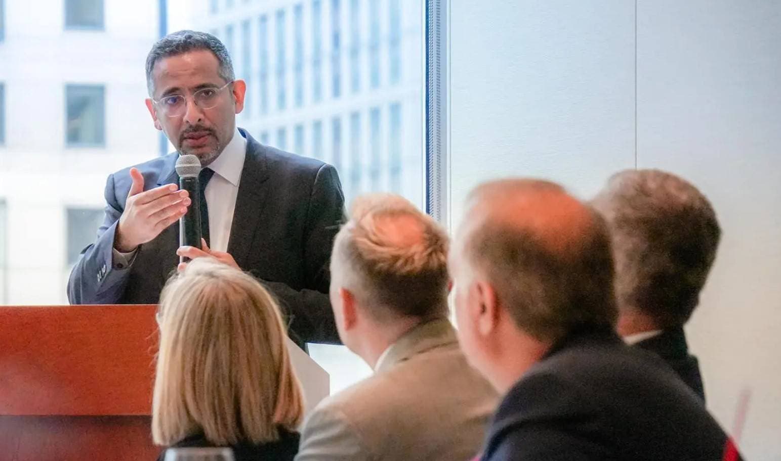 الأسهم الأوروبية ترتفع بعد توقعات بتخفيف قيود "كورونا" في الصين