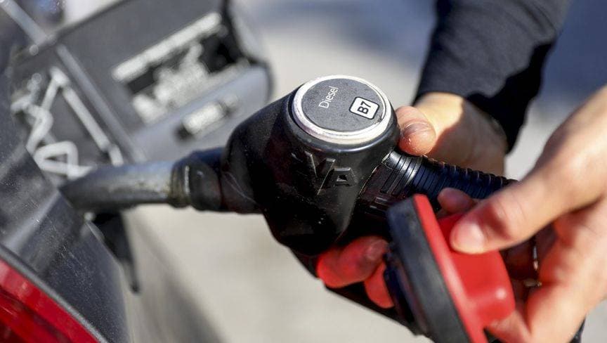 شح إمدادات الديزل يدفع السوق للبحث عن البراميل