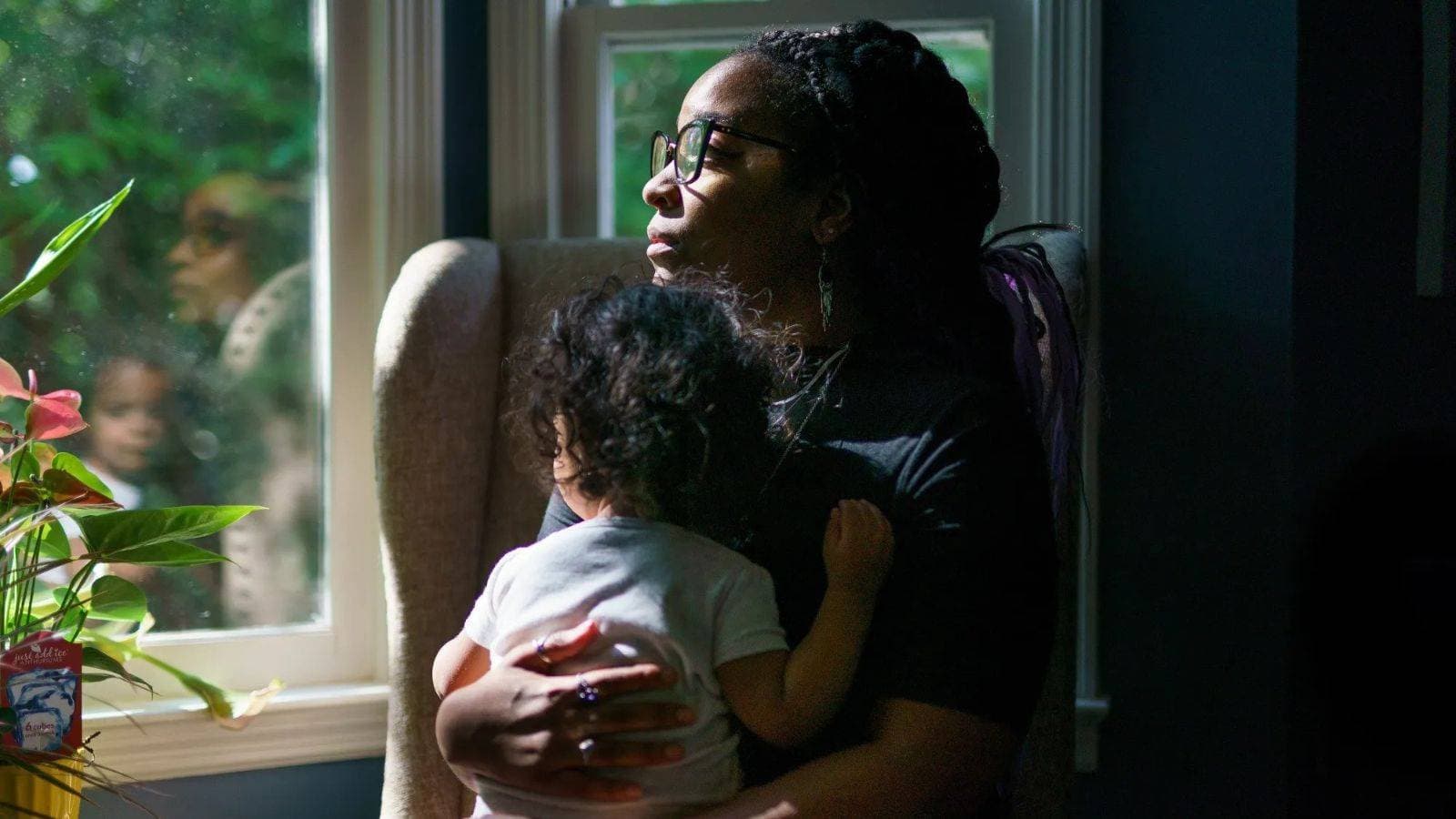 طيور الكناري في منجم الفحم .. الأطفال إنذار مبكر على أخطار الصحة