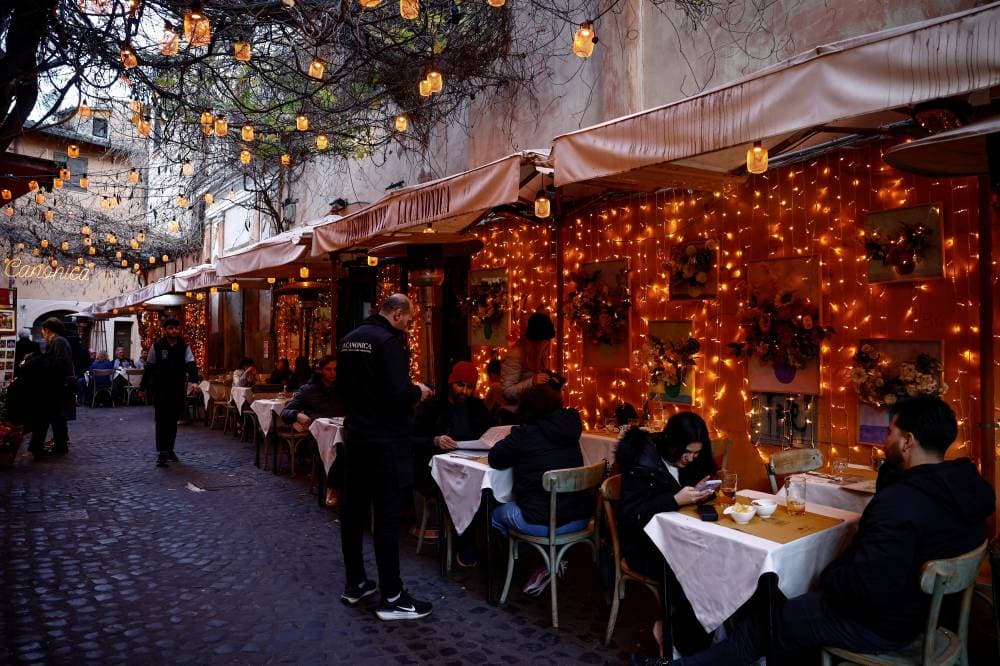 إيطاليا تخفض الضرائب على الطبقة المتوسطة في ميزانيتها لعام 2026