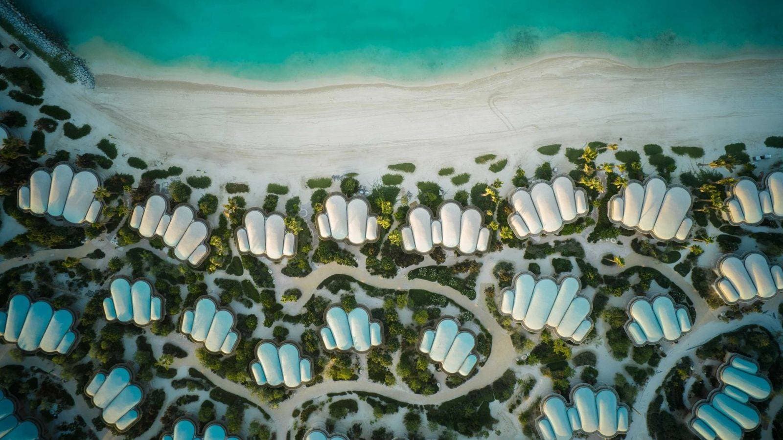 "البحر الأحمر" تدشن أكبر جزرها المطورة "شورى".. تضم 11 منتجعا عالميا