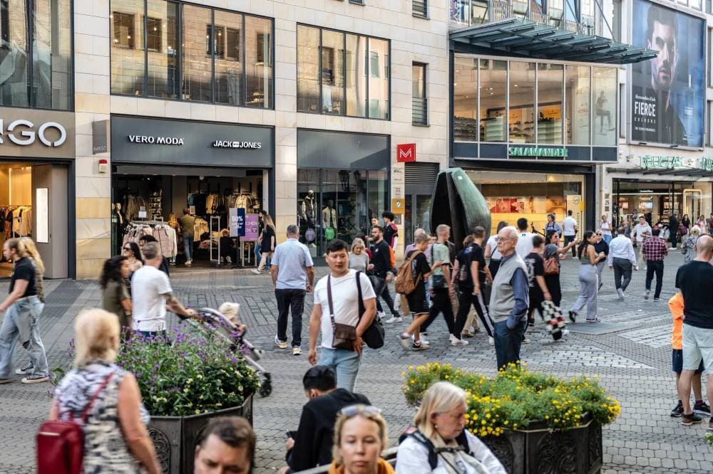 الخدمات العامة أم خفض الضرائب .. على الأوروبيين التضحية بأيهما