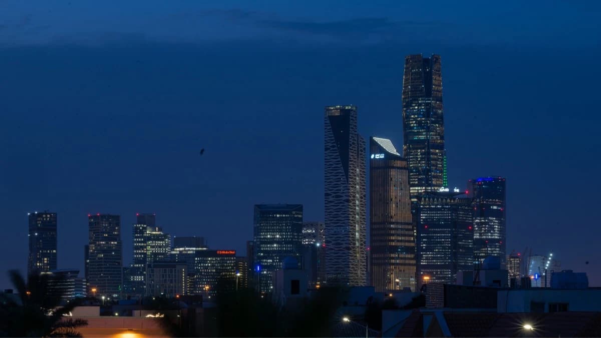 القطاع الخاص غير النفطي في السعودية يسجل في أكتوبر ثاني أعلى مستوى له خلال 11 عاما