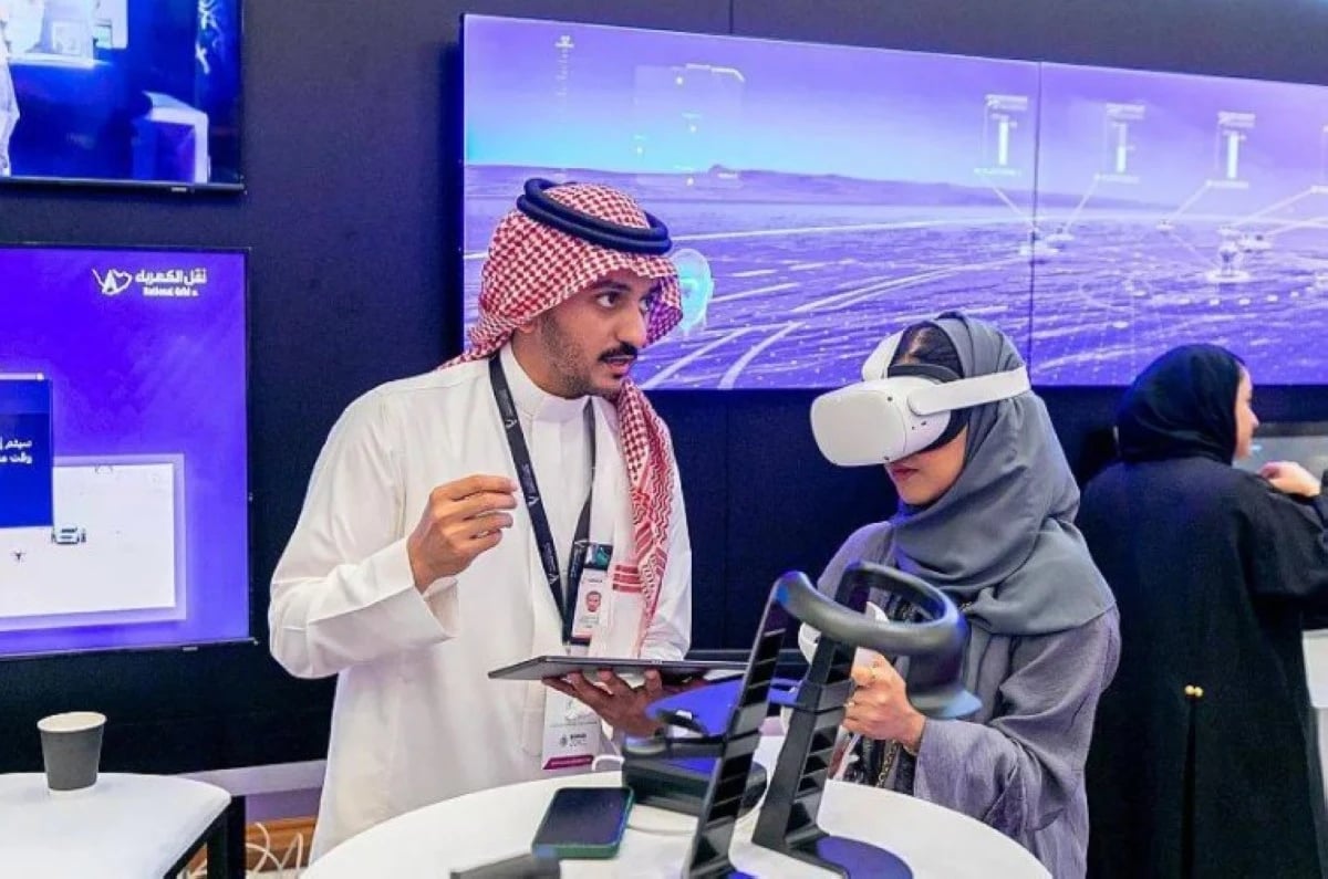 وزير "الاتصالات": 100 مليار ريال فرص استثمارية بالذكاء الاصطناعي في السعودية