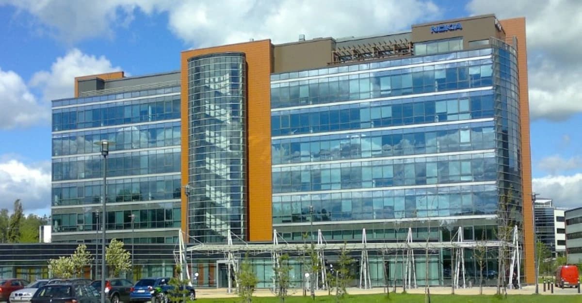 بعد توقف رنين هواتفها في أنحاء العالم .. صفقة مليارية تعيد نوكيا إلى الساحة