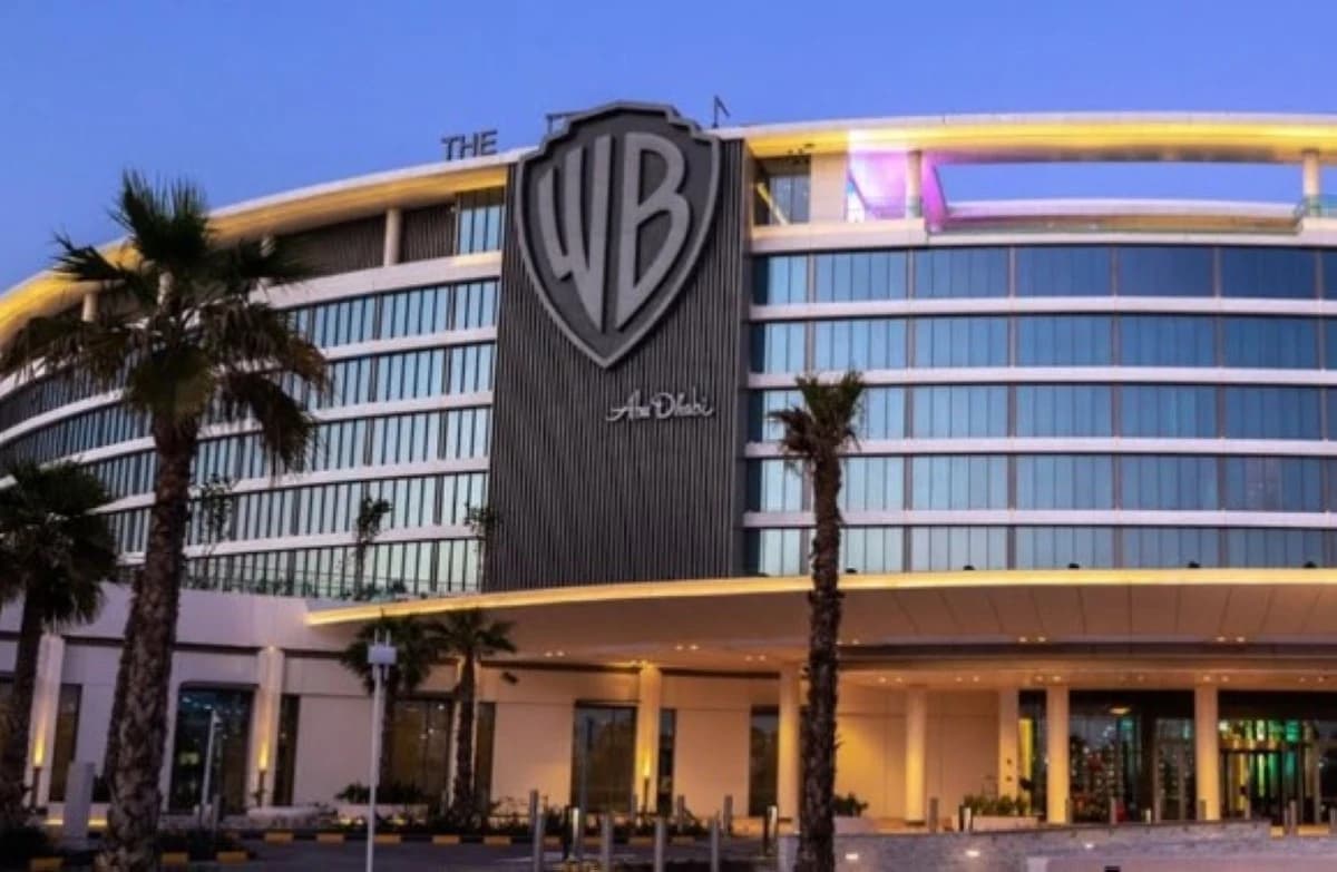 "وارنر بروس" ترفض عرض الاستحواذ من "باراماونت" وتتمسك بـ"نيتفليكس"