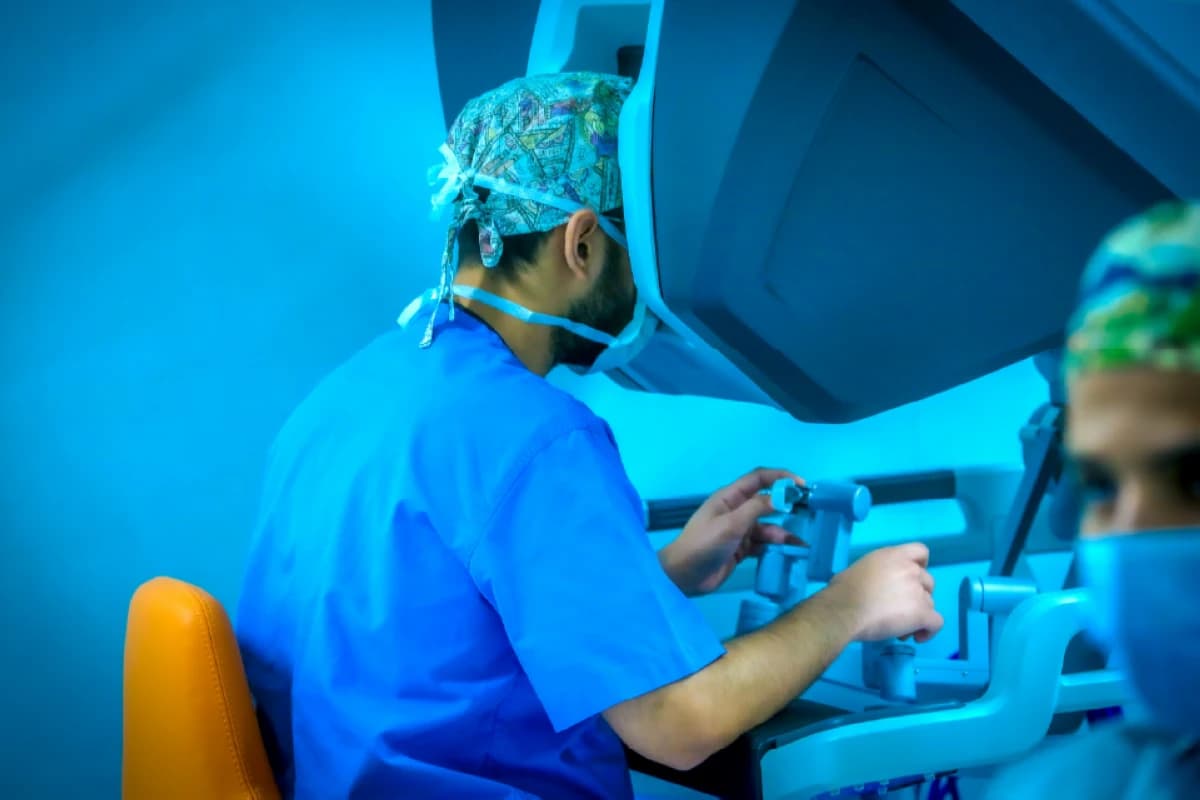 باستخدام الجراحة الروبوتية .. زراعة كبد من متبرعين أحياء في السعودية