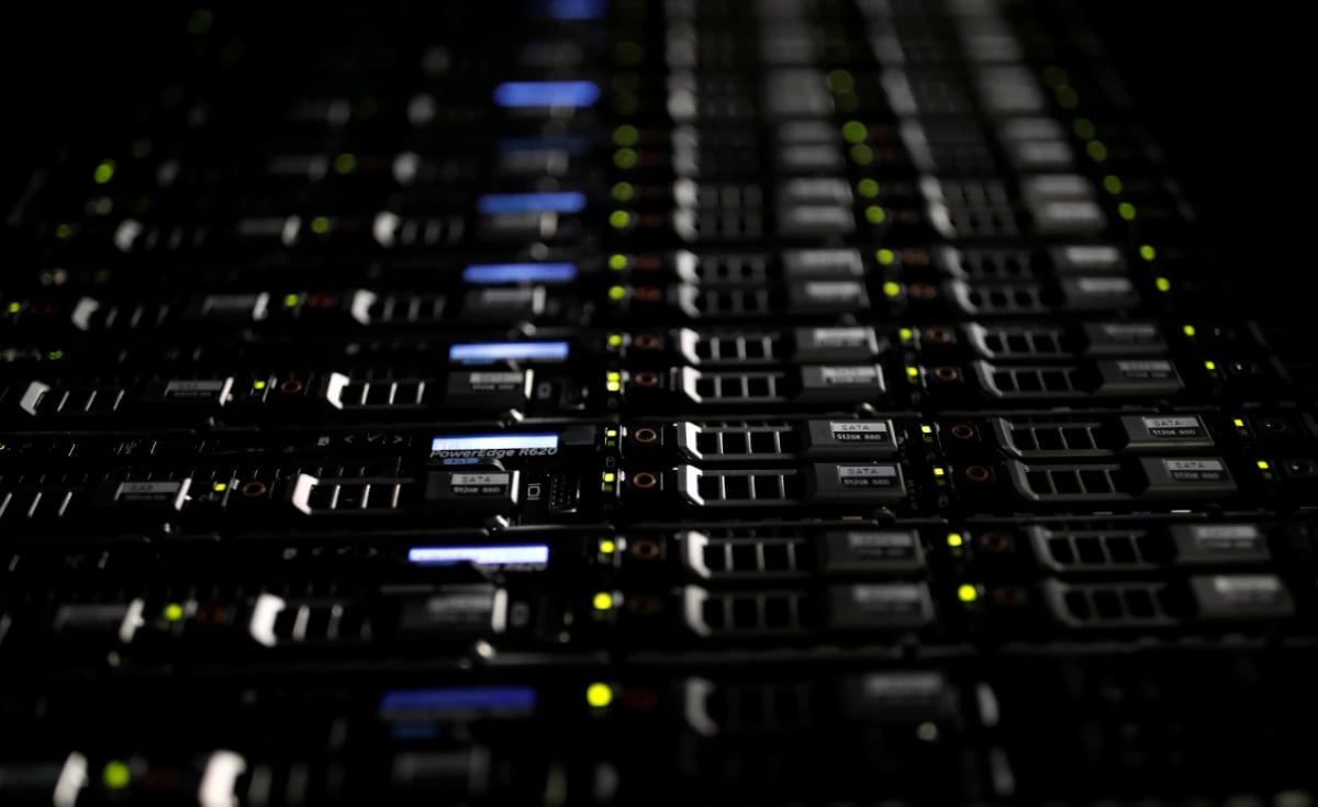 ترمب يطالب شركات التكنولوجيا بتحمل تكلفة مراكز البيانات