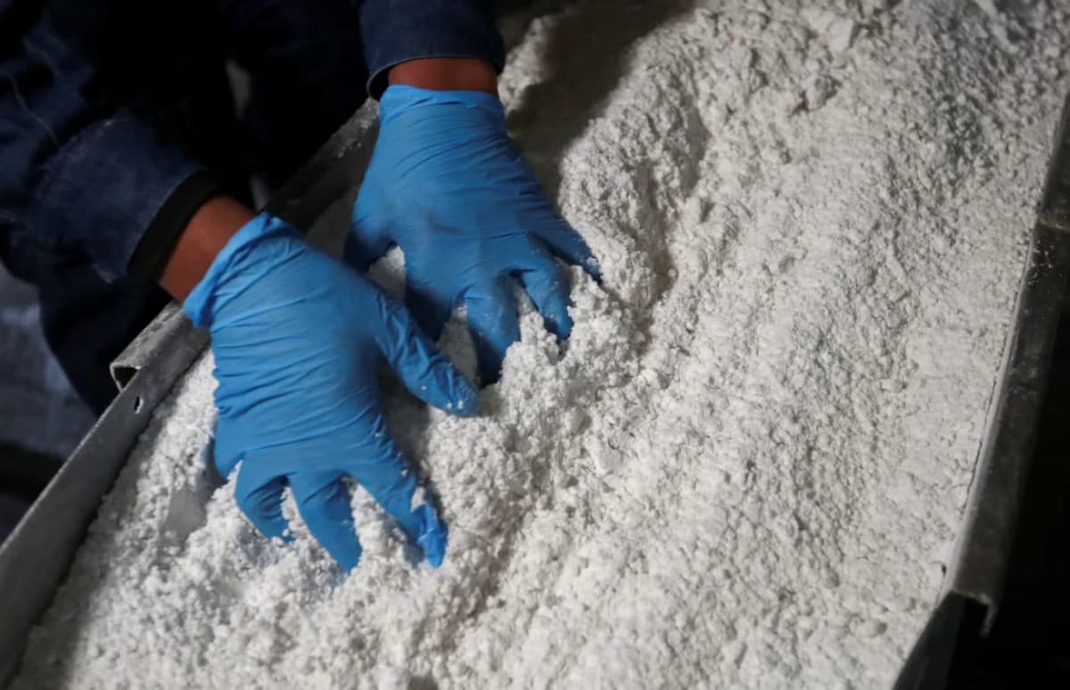 أسعار الليثيوم تقفز بعد حظر زيمبابوي تصدير مركزات الخام