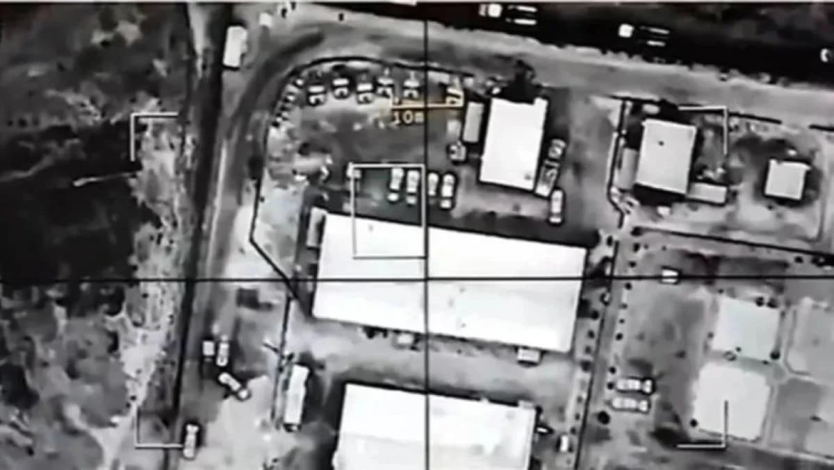 باكستان تضرب كابول وقندهار وتعلن "حرباً مفتوحة" على أفغانستان