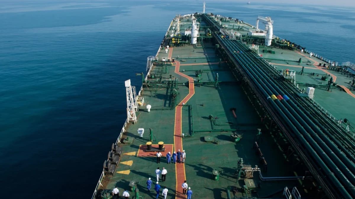 أسعار النفط تحلق في أول يوم تداول منذ بدء الحرب