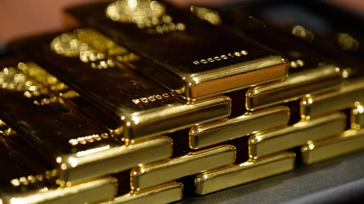 أسعار الذهب والفضة ترتفع مع التوجه للملاذات الآمنة