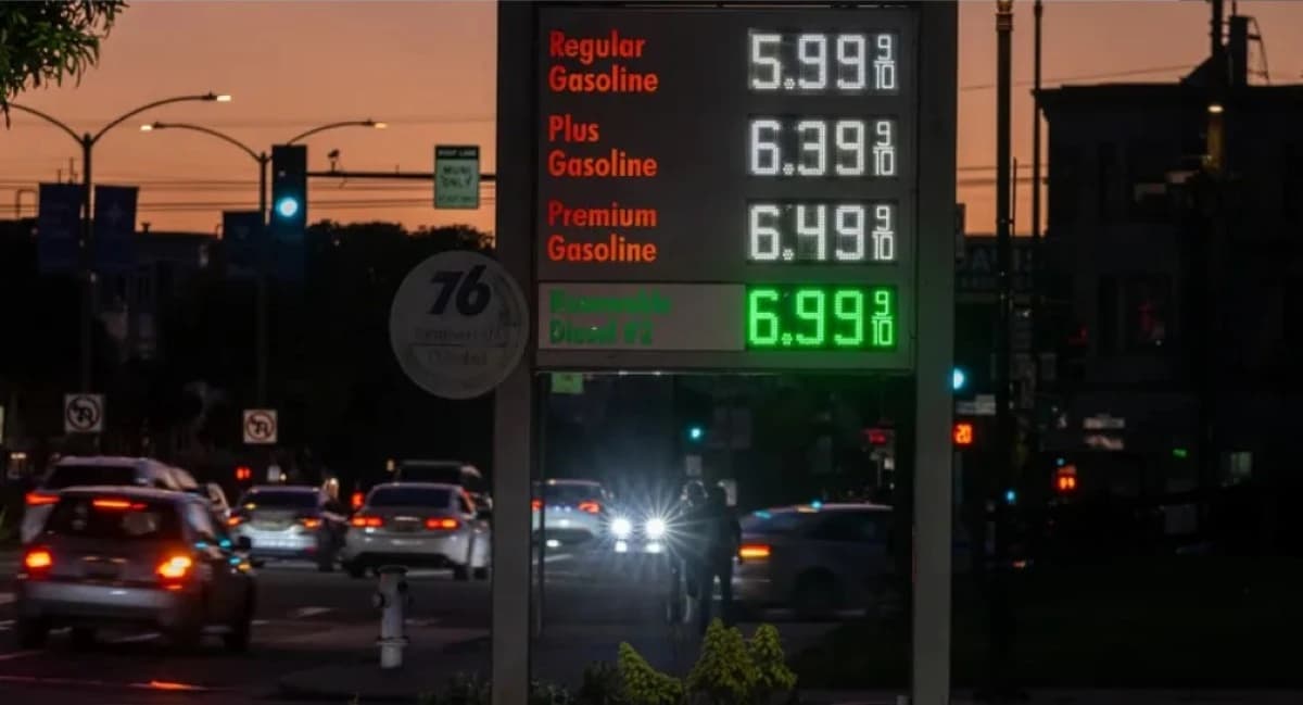 أمريكا تضخ 45 مليون برميل من الاحتياطي النفطي قريباً لكبح أسعار الوقود