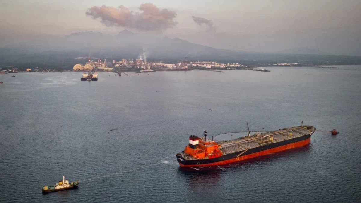 النفط يواصل الارتفاع مع تصعيد أمريكا لتصريحاتها ضد إيران