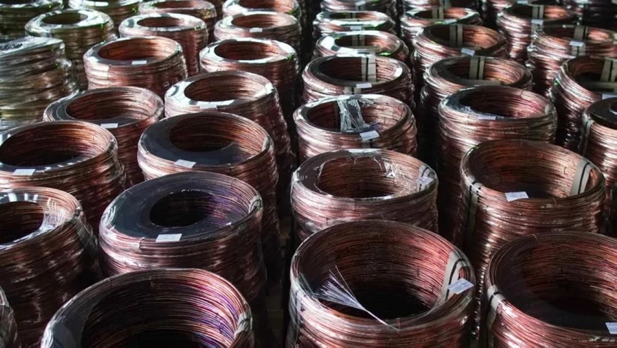 النحاس والألمنيوم يرتفعان مع تحسن شهية المخاطرة بعد تهدئة حرب إيران