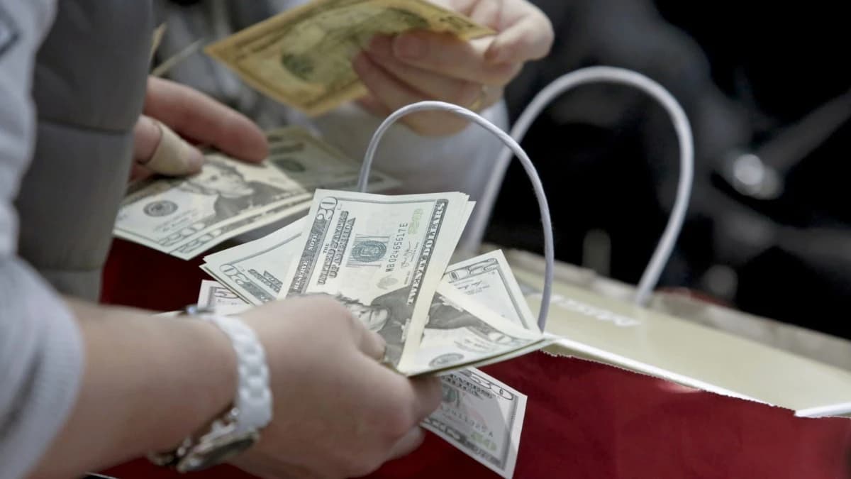 التضخم الأمريكي يتسارع بأعلى وتيرة منذ 2022 وسط قفزة أسعار البنزين