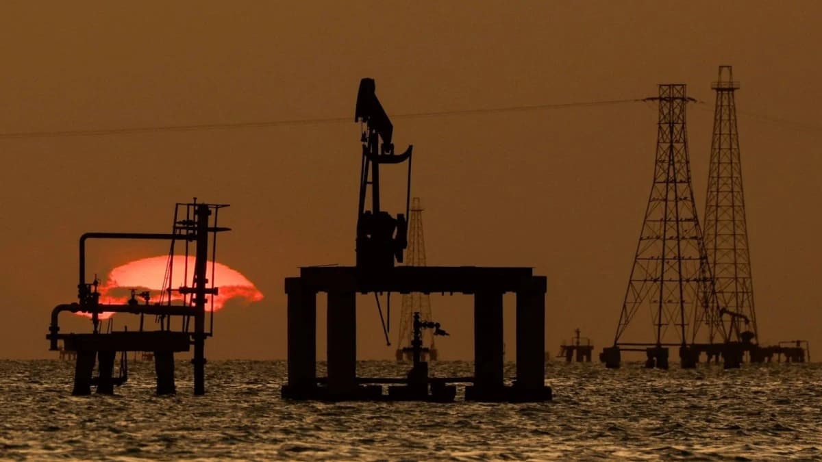 أسعار النفط تنخفض وسط آمال خفض التصعيد بين أمريكا وإيران