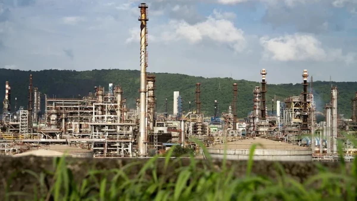 مستوردو الغاز في الهند يقتنصون الشحنات الفورية بعد تراجع الأسعار