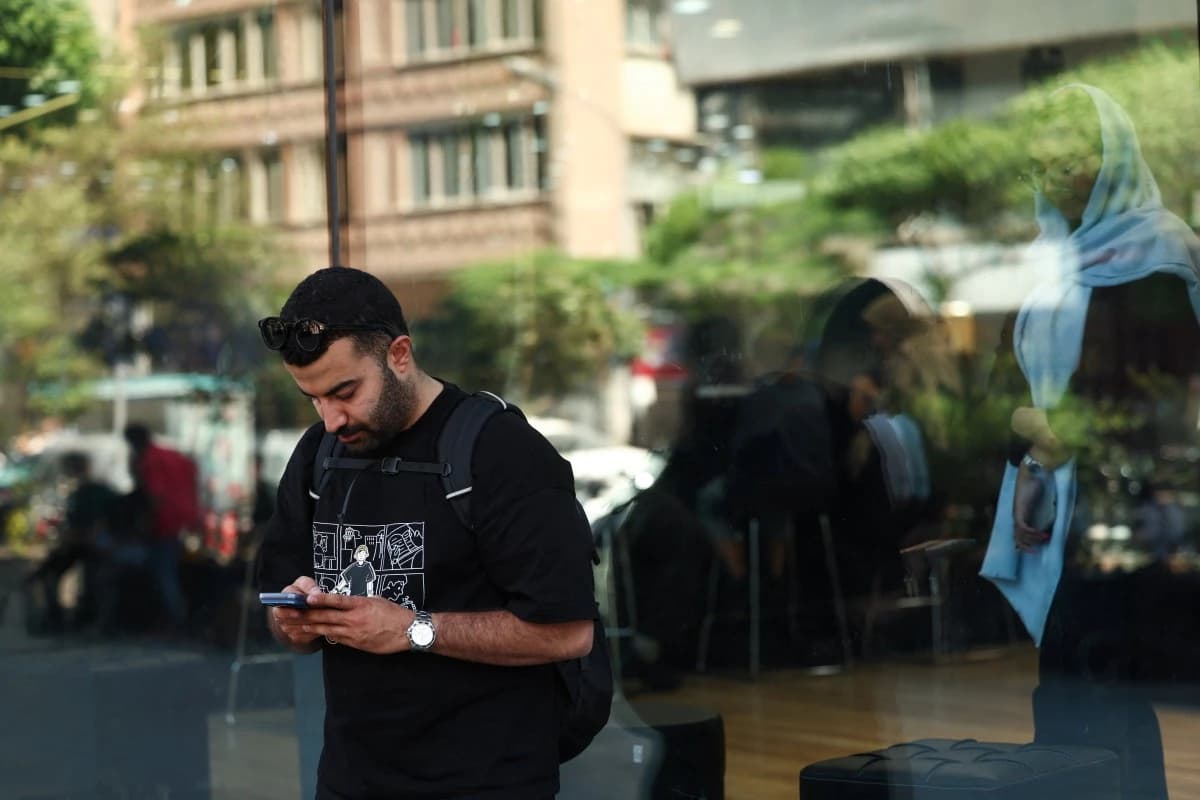 بعد انقطاع 88 يوما.. الإيرانيون يتنفسون الصعداء بعودة الإنترنت والخسائر تطال الشركات