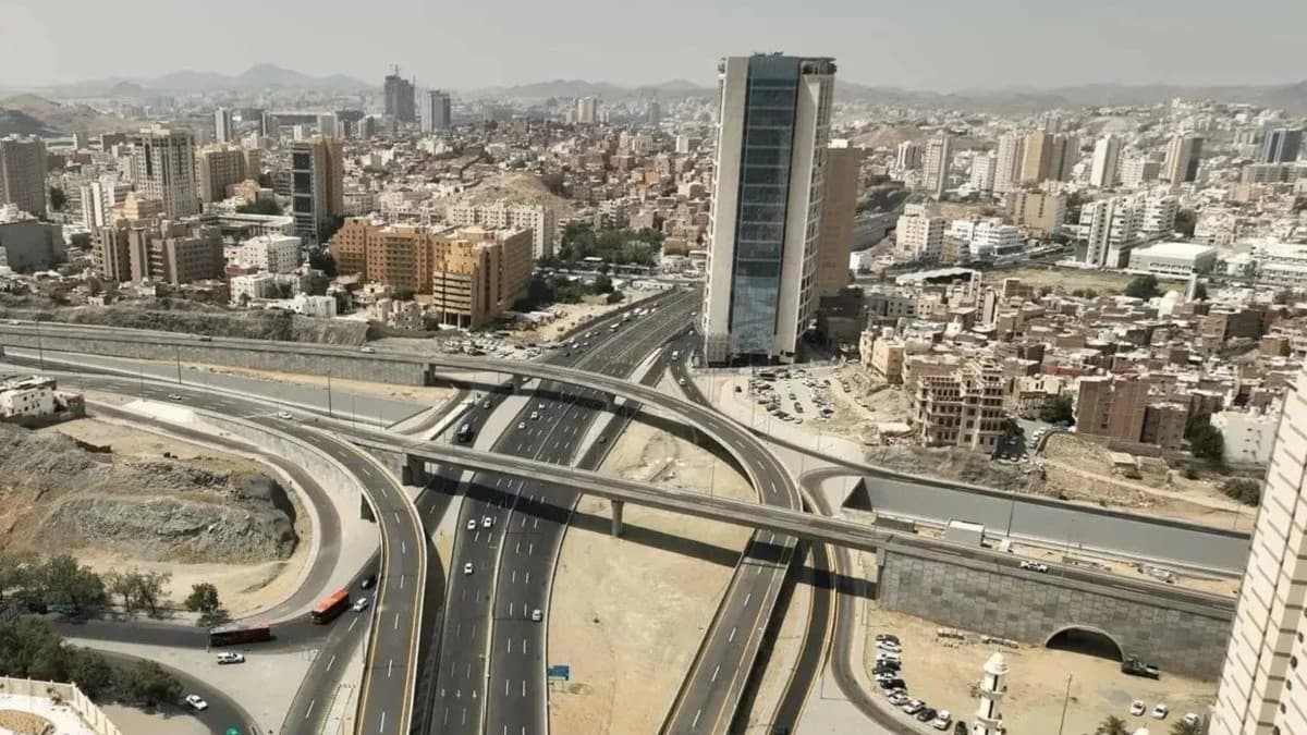 ترسية مشاريع بـ 13.3 مليار ريال ضمن برنامج الأحياء المطورة في مكة المكرمة