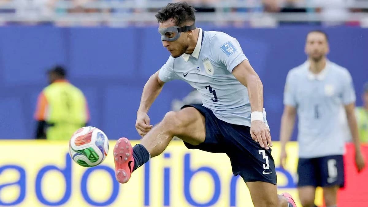 انقسام حاد وأزمة غرف الملابس تضرب منتخب أوروجواي