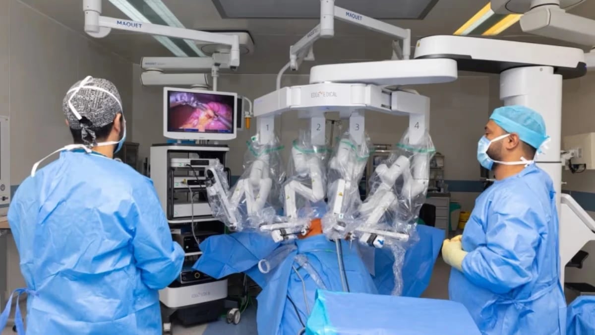 المريض في حائل والجراح في الرياض كيف حدث ذلك؟
