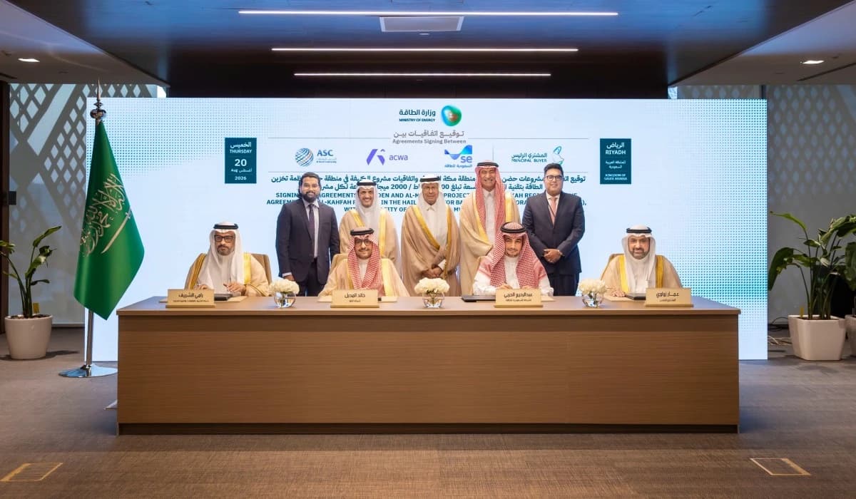 السعودية توقع اتفاقيات لتخزين الطاقة باستثمار 4.35 مليار ريال