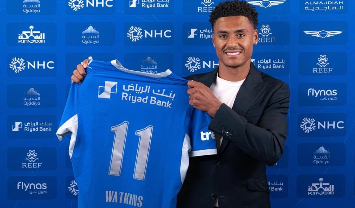 واتكينز بـ50 مليون إسترليني .. وبنزيما يقترب من وداع الهلال