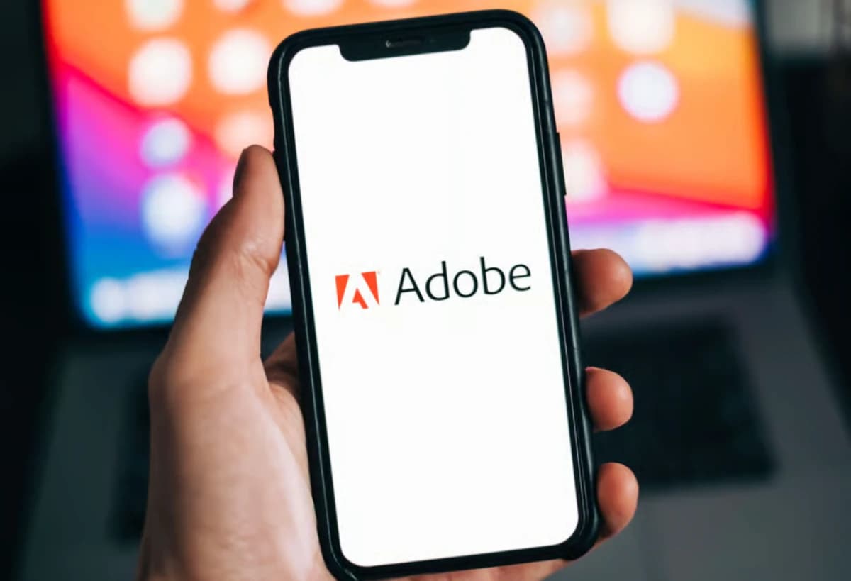 "أدوبي" تتيح برمجيات بقيمة 4 مليارات دولار في السعودية مجاناً