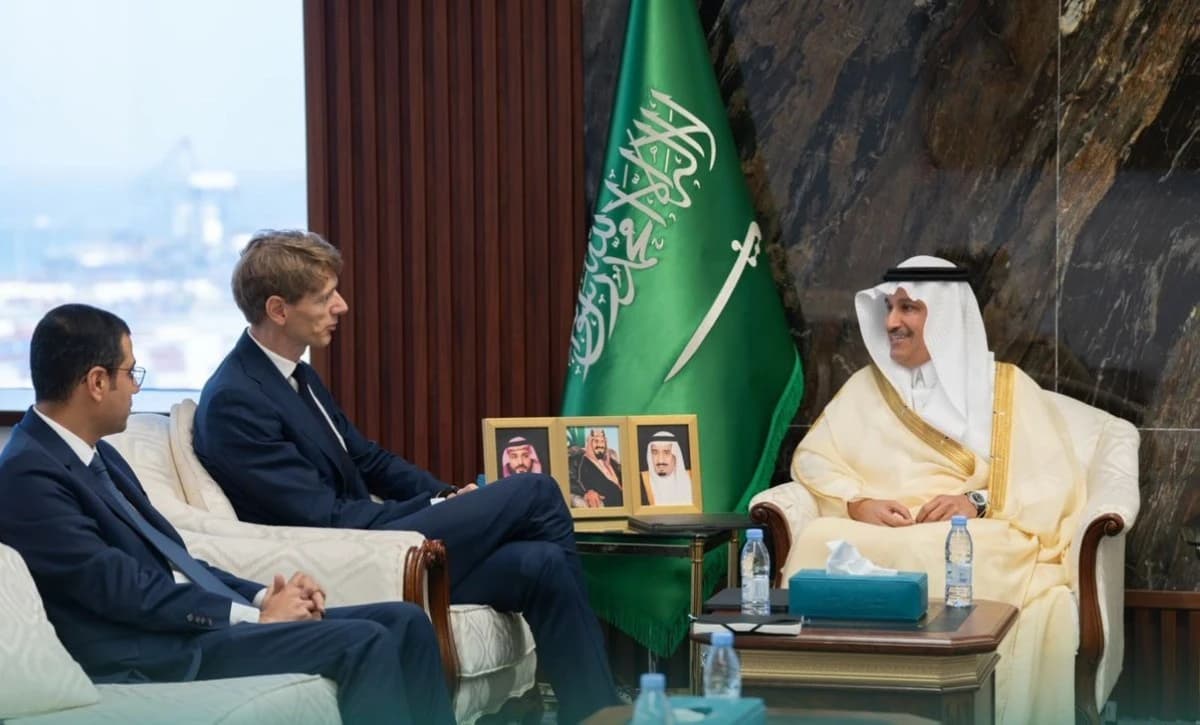وزير النقل السعودي يبحث دعم كفاءة سلاسل الإمداد مع رئيس "ميرسك"