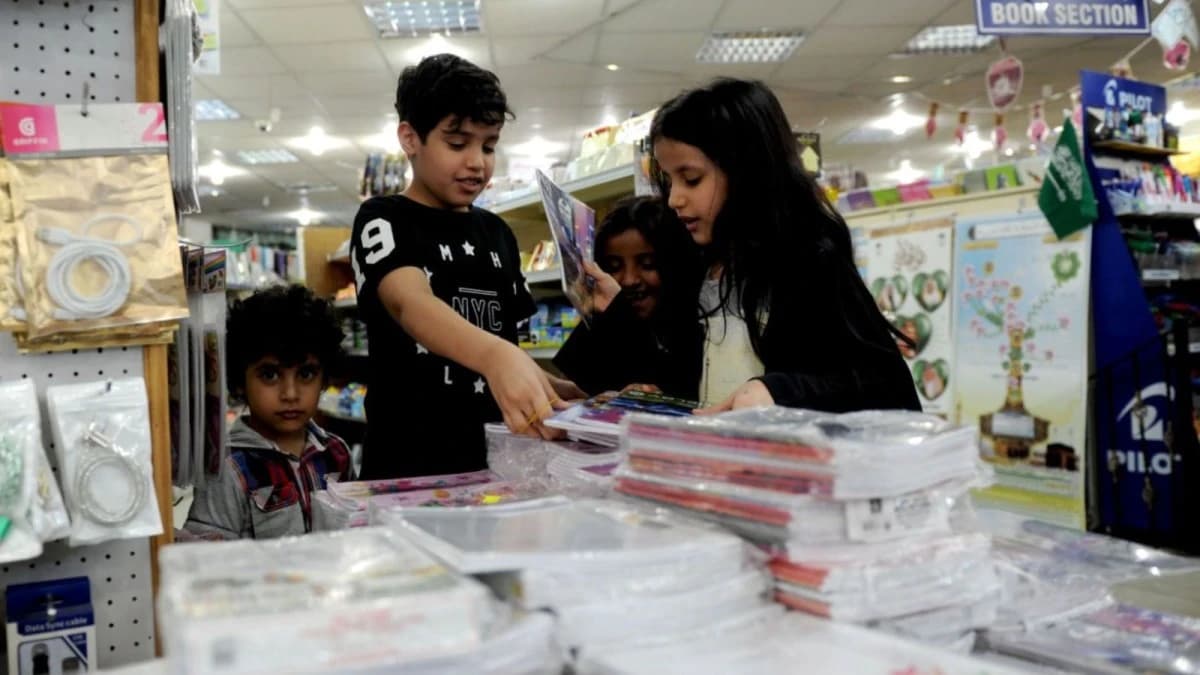 إهدار 300 مليون ريال .. ما وراء الأقلام والدفاتر في أسبوع المدارس ؟