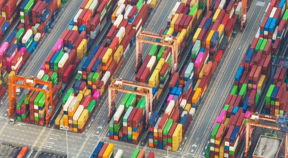انتعاش نمو الصادرات الصينية مع اقتراب الفائض التجاري من 806 مليارات دولار