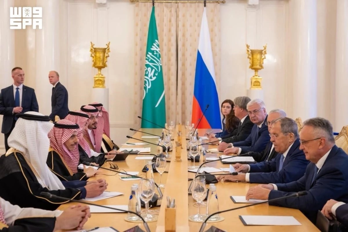 السعودية وروسيا تؤكدان أهمية التعاون لاستقرار أسواق الطاقة