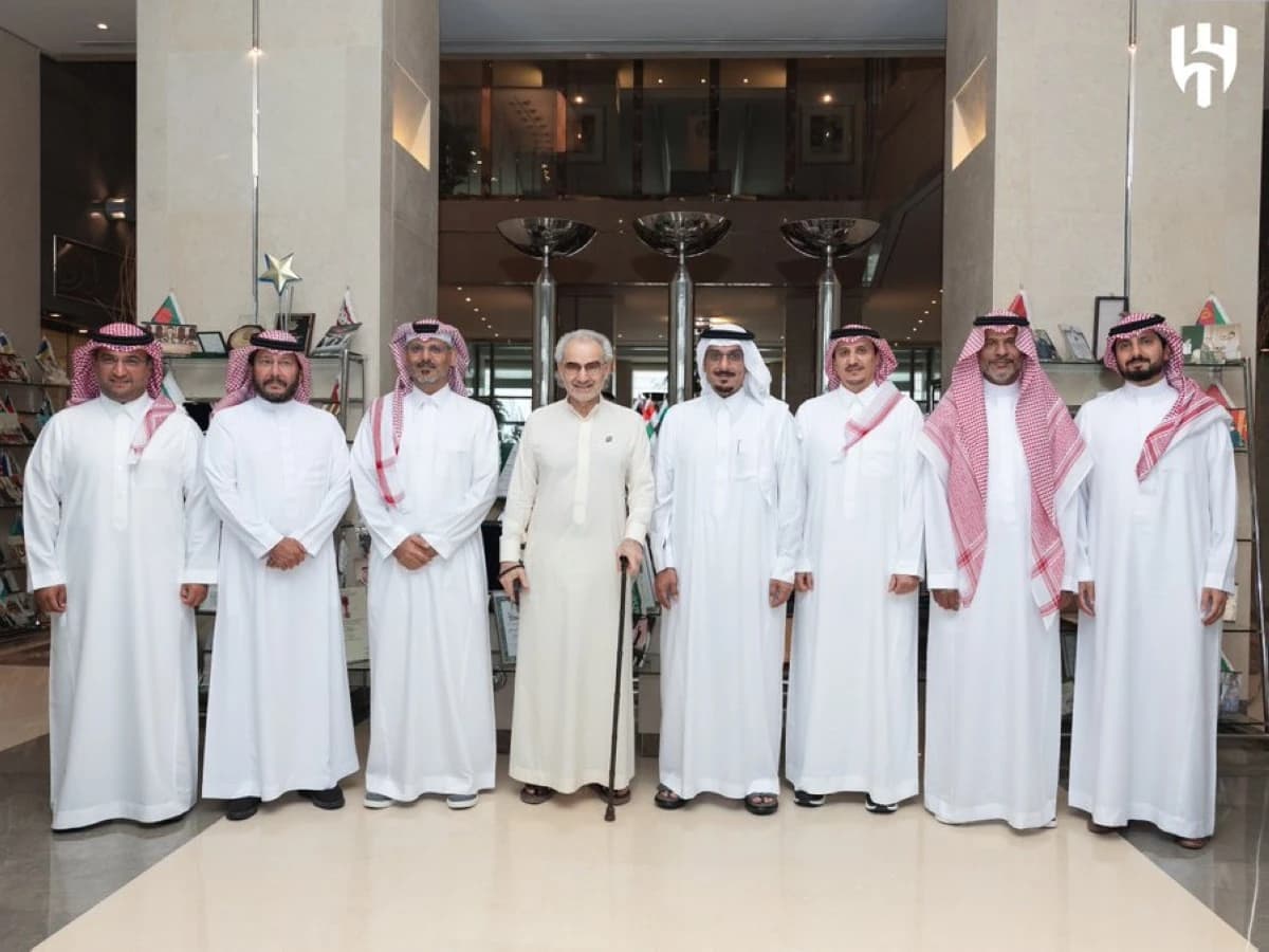 الهلال يدشن حقبة ما بعد الاستحواذ .. إدارة جديدة وقميص ثالث