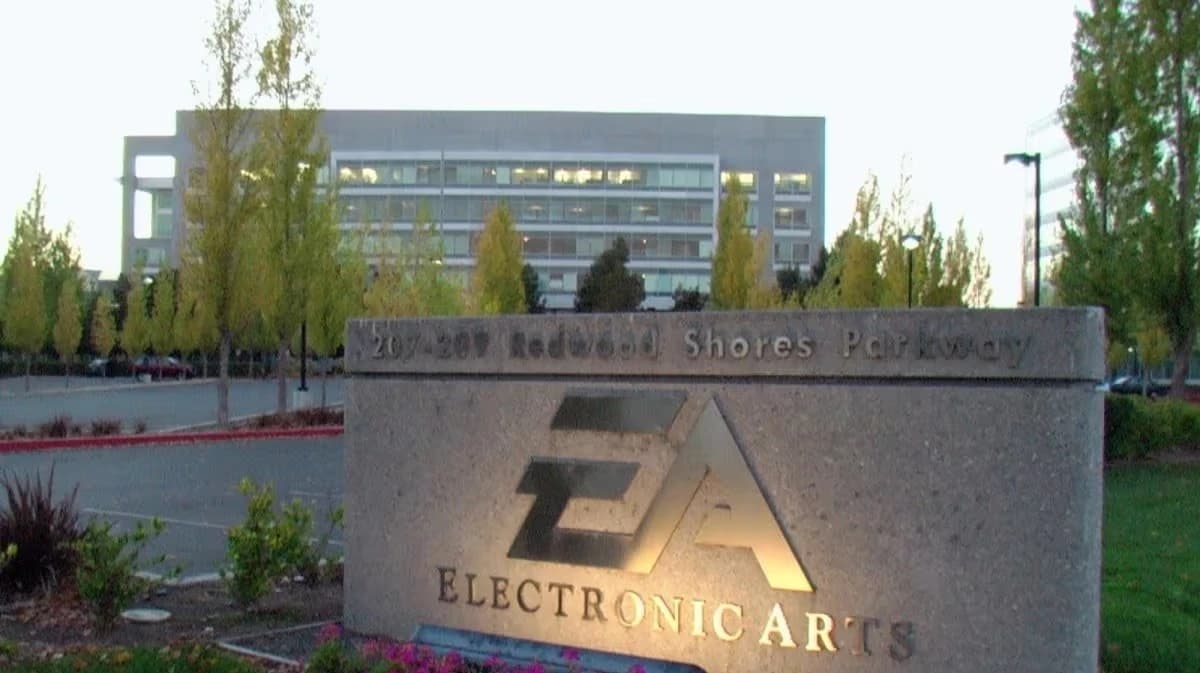 بلومبرغ: السعودية تدرس دمج "EA" و"سافي" لتأسيس عملاق ألعاب عالمي