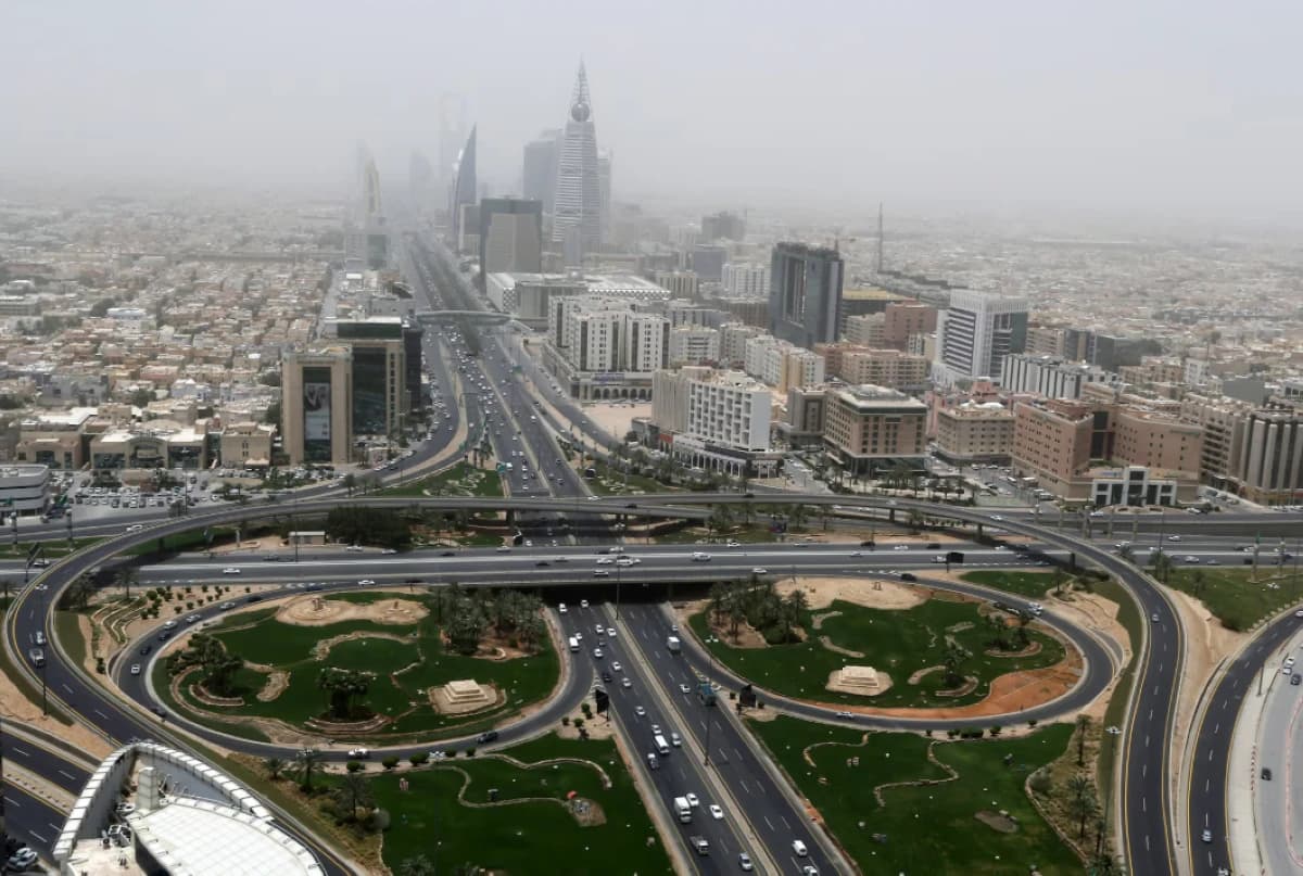 الإيرادات التشغيلية السعودية ترتفع 4.9% في يوليو.. ورخص البناء 4.4%