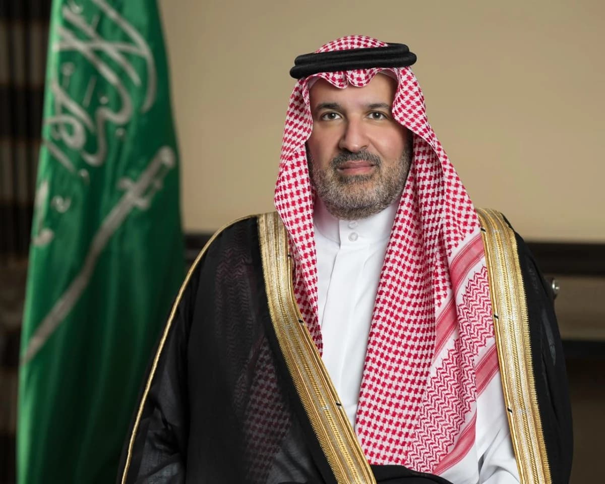 الأمير فيصل بن سلمان : اليوم الوطني يجسد مسيرة وطن انتقل من التفرق إلى الاجتماع ومن قسوة العيش إلى الرخاء