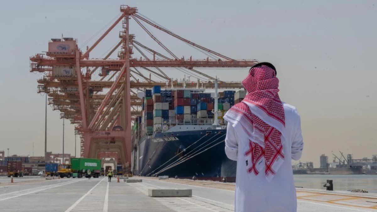 فائض الميزان التجاري السعودي يتراجع إلى 14.3 مليار ريال